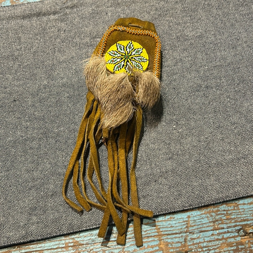 Vintage Handcrafted Leather, fur and beaded pouch Native American